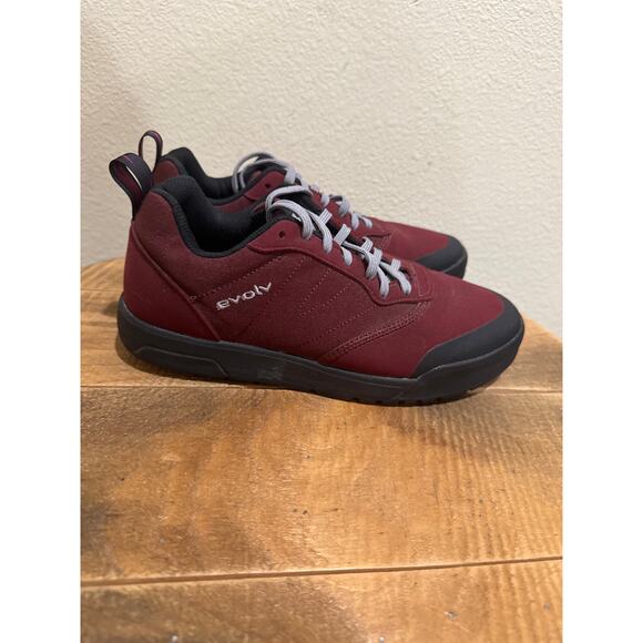 Evolv womens Rebel Approach Red Athletic sneakers size 8 - Picture 1 of 8
